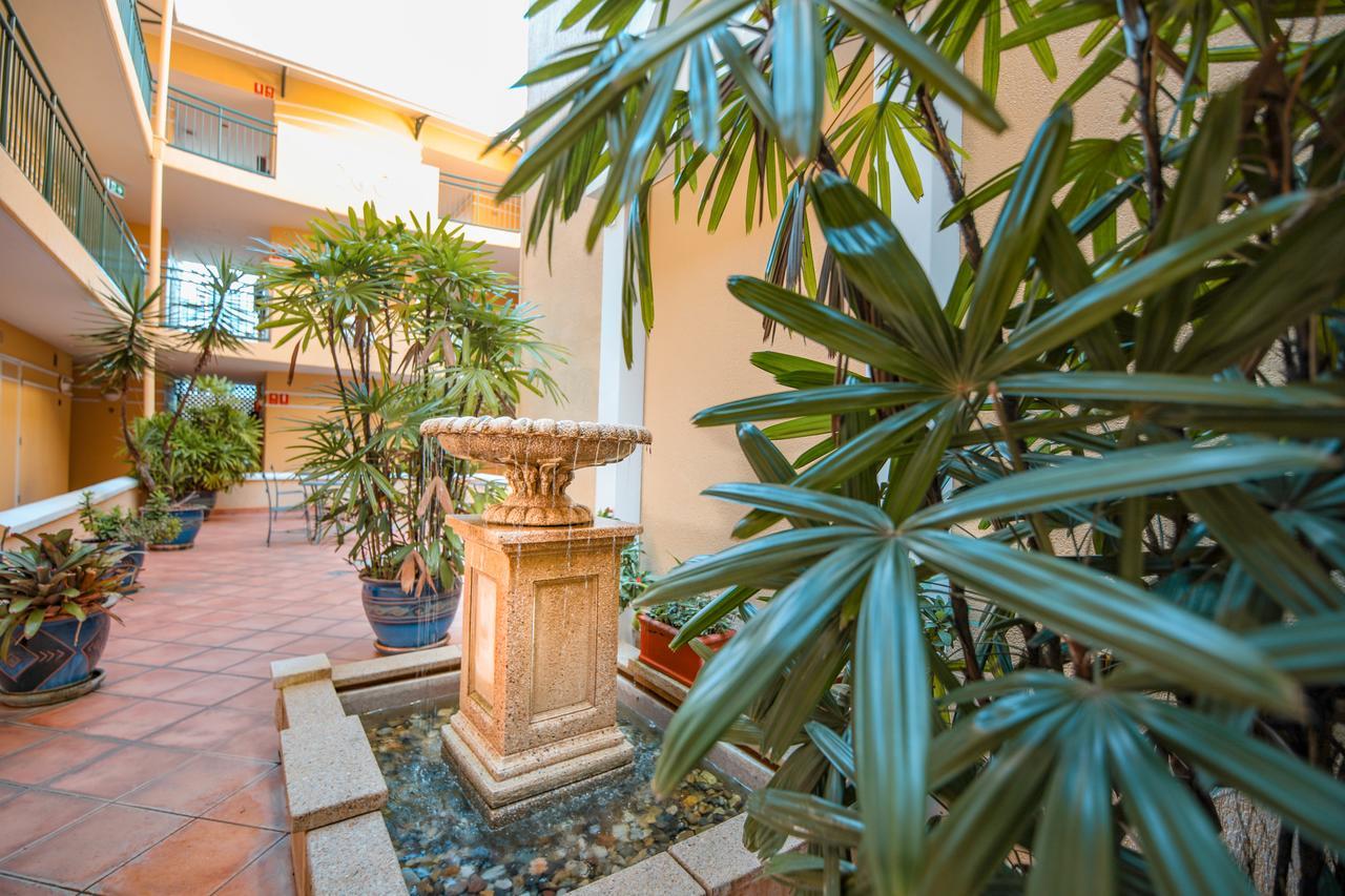 Il Palazzo Holiday Apartments Cairns Exterior foto